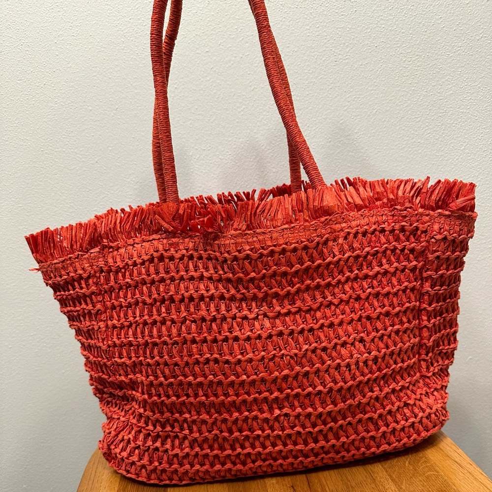 H&M gorgeous tomato red straw tote